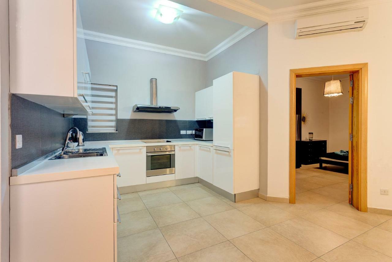 Gorgeous Apartment With Terrace In Fort Cambridge, Pool Слима Экстерьер фото
